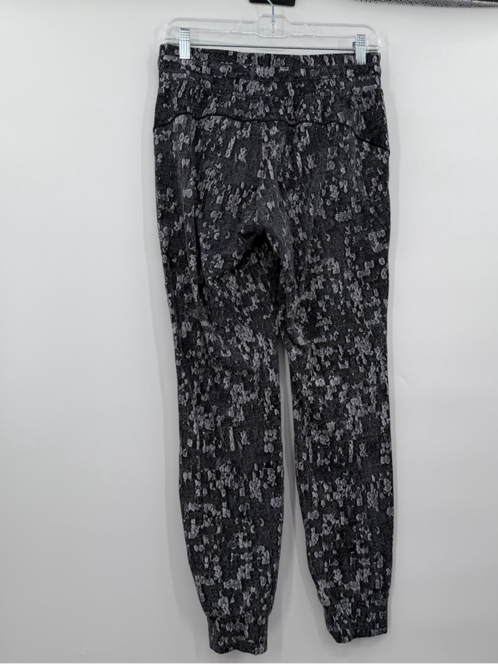 Lululemon Ready to Rulu Jogger 29"
Eventide Jacquard Spray Dye Black Deep Coal 6 - Picture 2 of 3